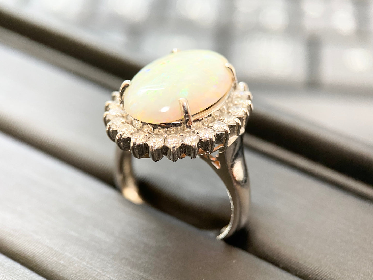 【美品】Pt900 ホワイトオパール D0.62ct ダイヤモンドジュエリー