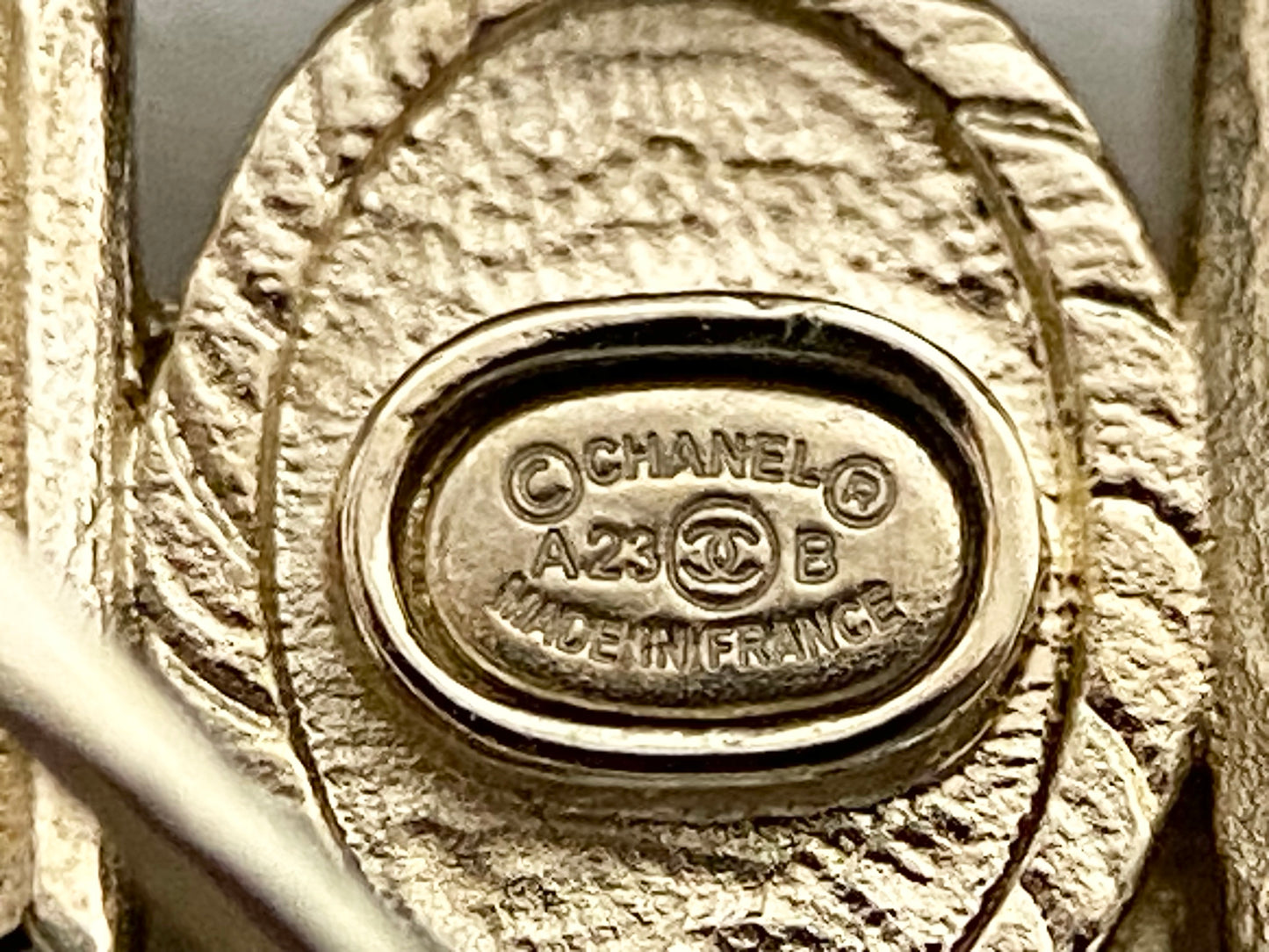 【美品】CHANEL シャネル ブローチ 2023-2024 AW新作 マルチカラー