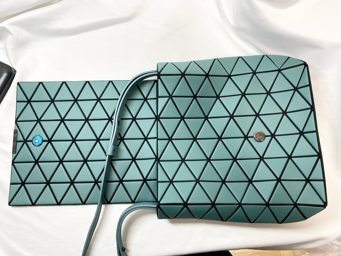 【美品】BAOBAO バオバオ イッセイミヤケ ショルダーバッグ グリーン