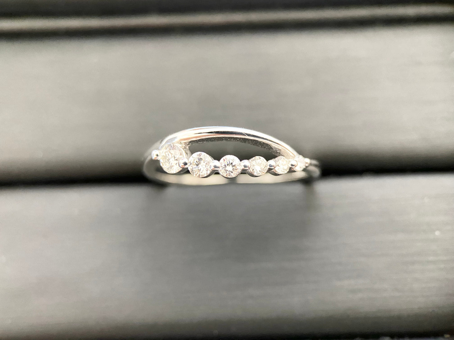 【美品】K18WG ダイヤモンドリング D0.30ct