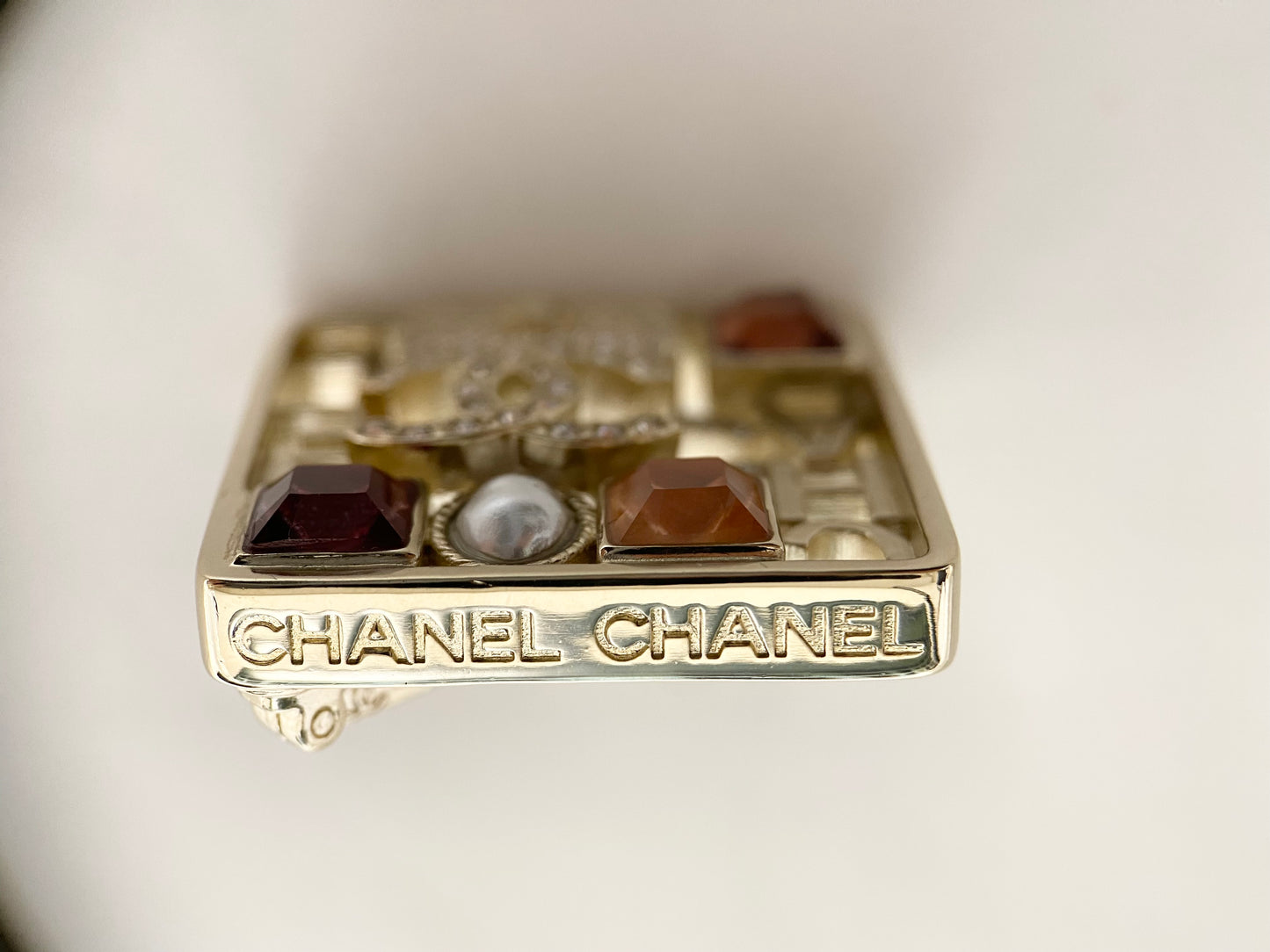 【美品】CHANEL シャネル ブローチ 2023-2024 AW新作 マルチカラー