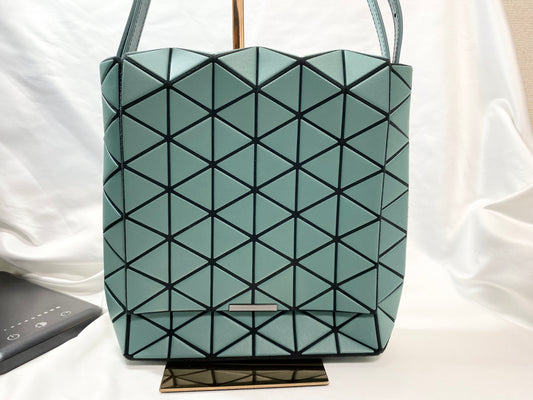 【美品】BAOBAO バオバオ イッセイミヤケ ショルダーバッグ グリーン