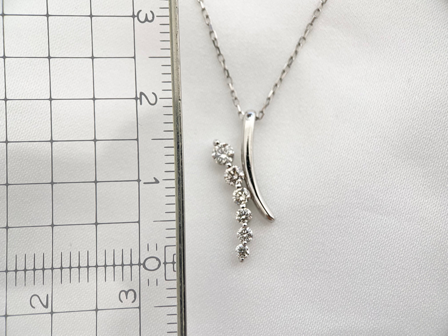 【新品】K18WG ダイヤモンドネックレス D0.30ct