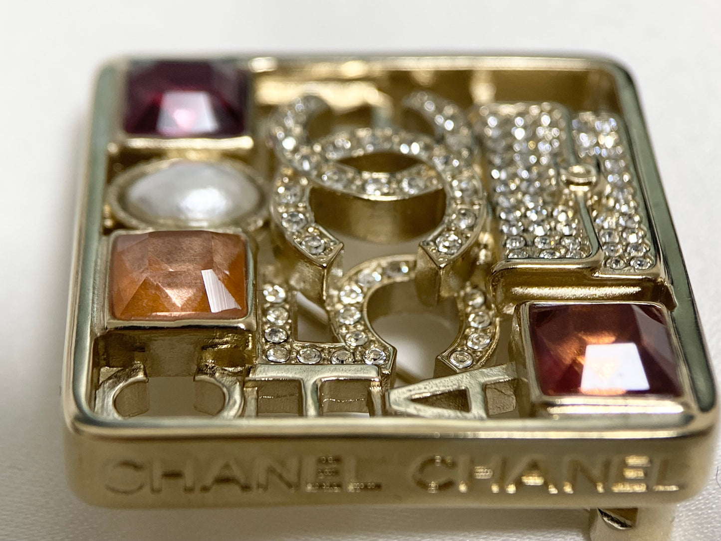 【美品】CHANEL シャネル ブローチ 2023-2024 AW新作 マルチカラー