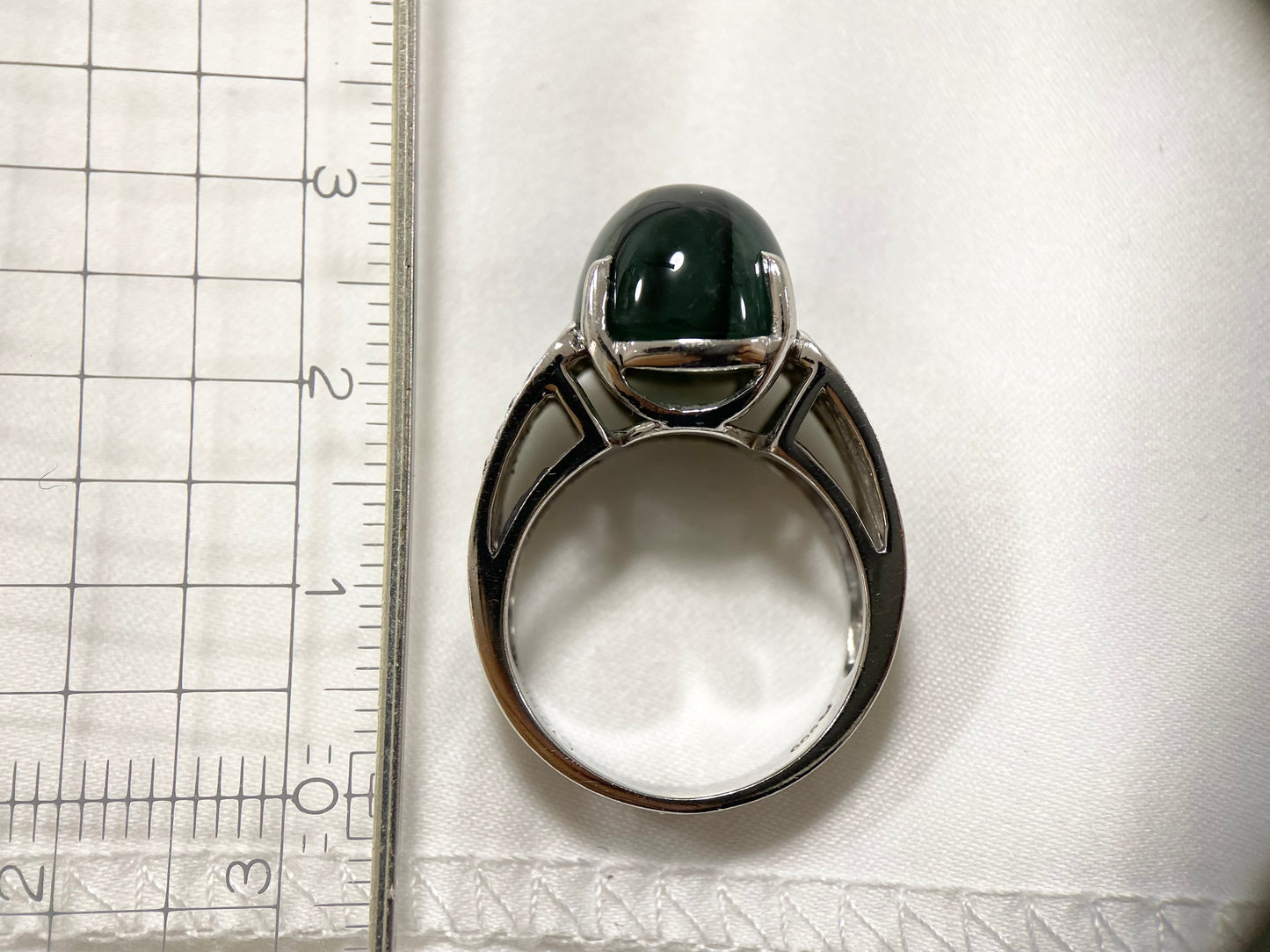 【希少石】トラピッチェエメラルド10.35ct  D0.26ct ダイヤモンドリング