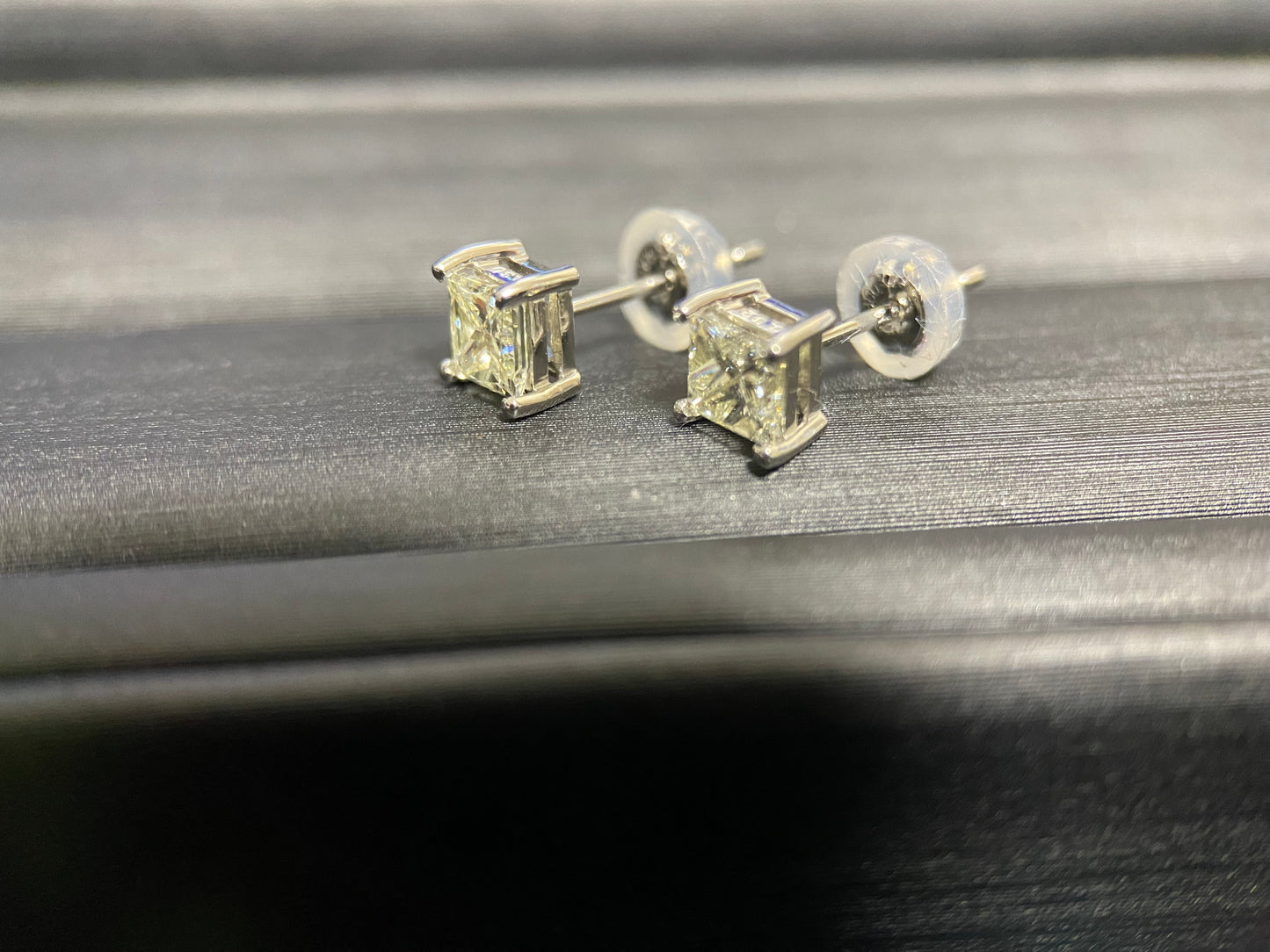 【未使用品】Pt900 ダイヤモンドジュエリー ピアス 甘いシャンパンカラー
