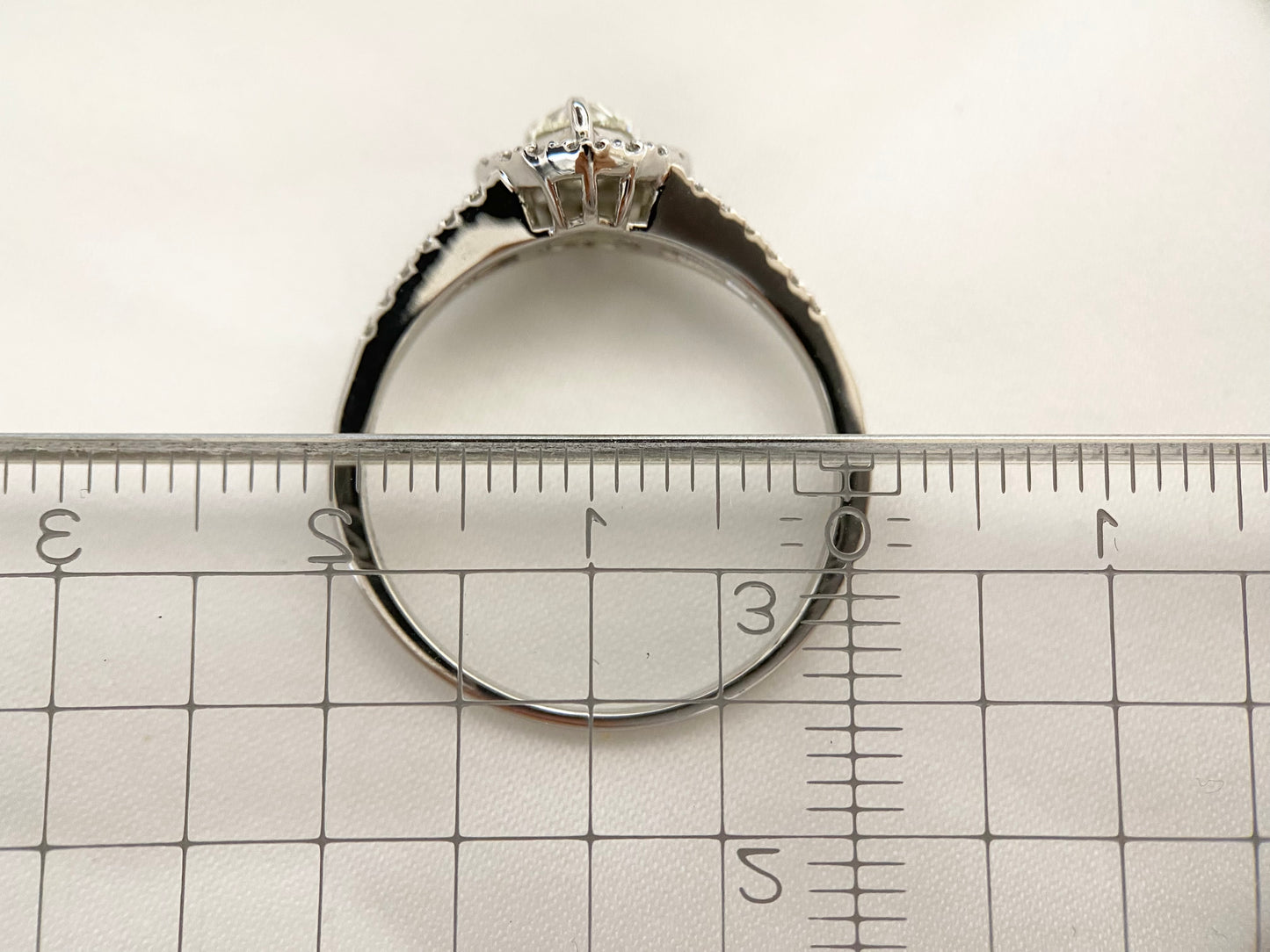 【美品】Pt900 ダイヤモンドリング D0.30ct シャンパンカラー 涙型