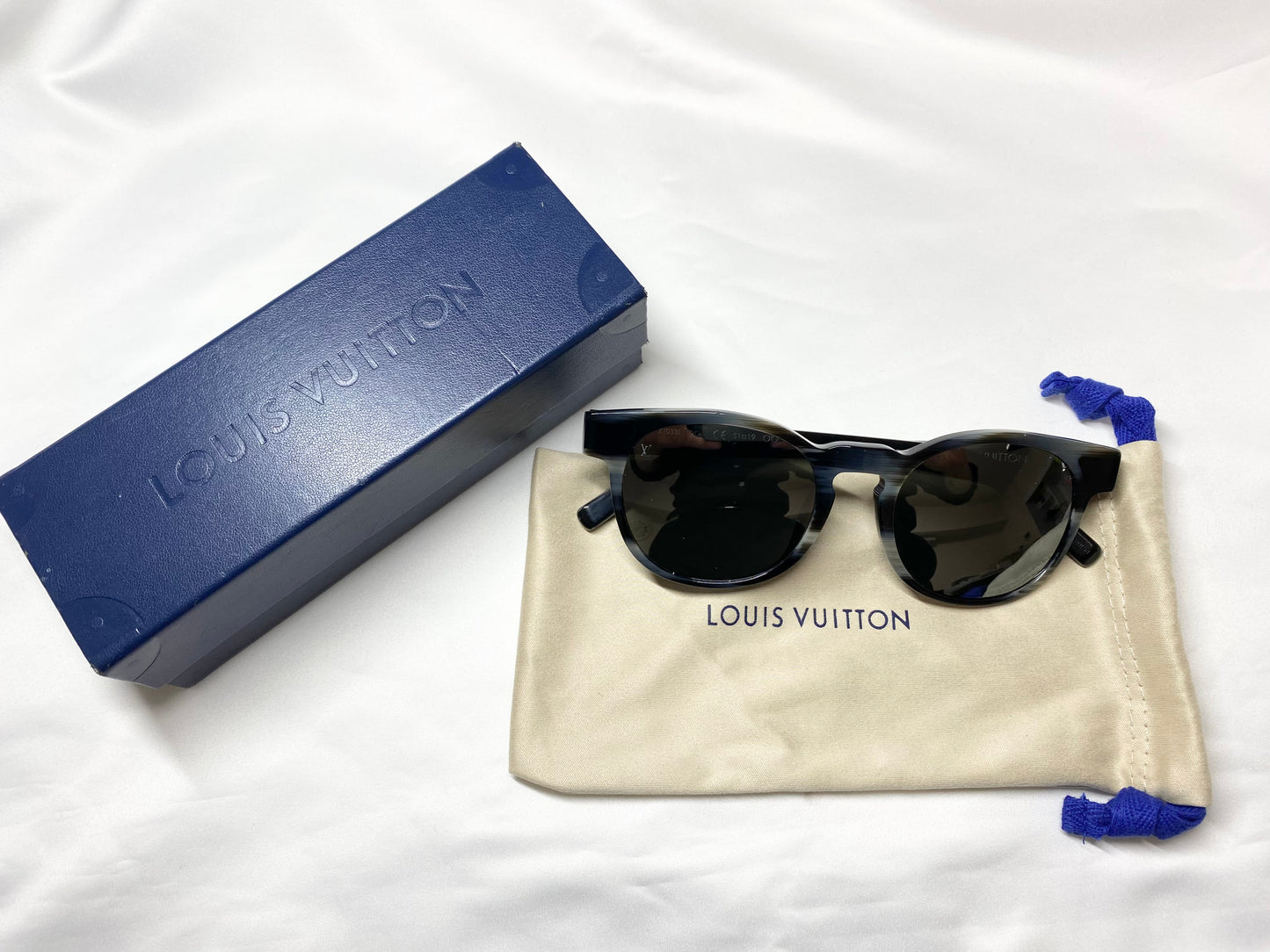 Beautiful Chanel CHANEL Deauville MM Black