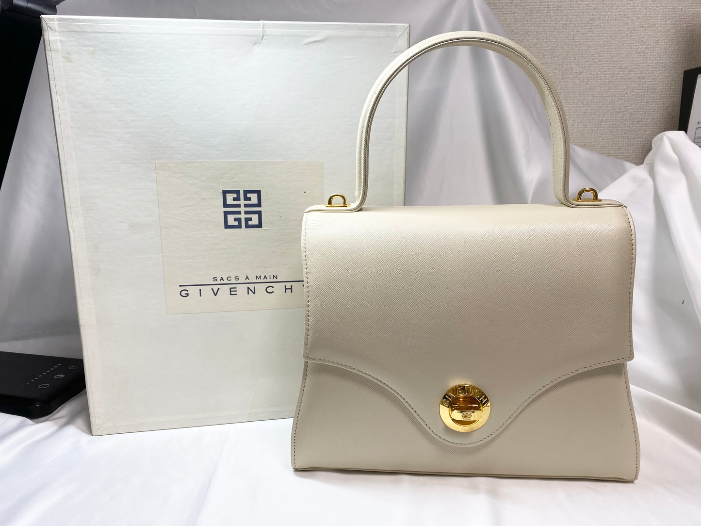 【美品】ジバンシー GIVENCHY レザー2Way ハンドバッグ ホワイトベージュ