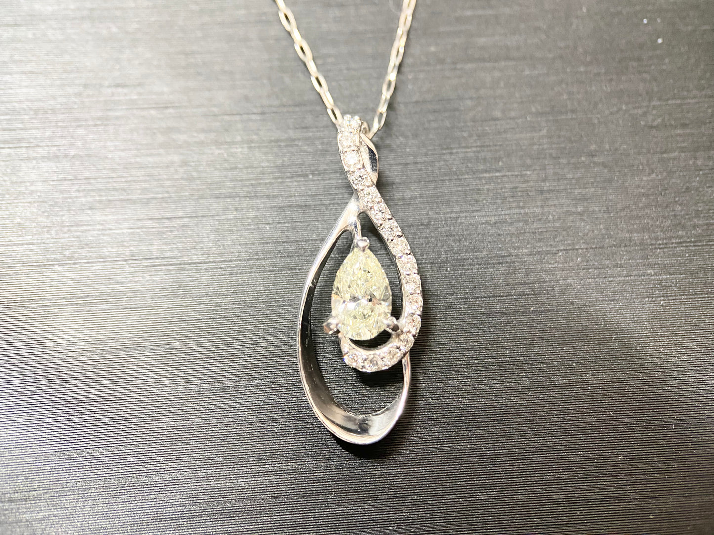 【新品】天使の雫 ダイヤモンドジュエリー ネックレス