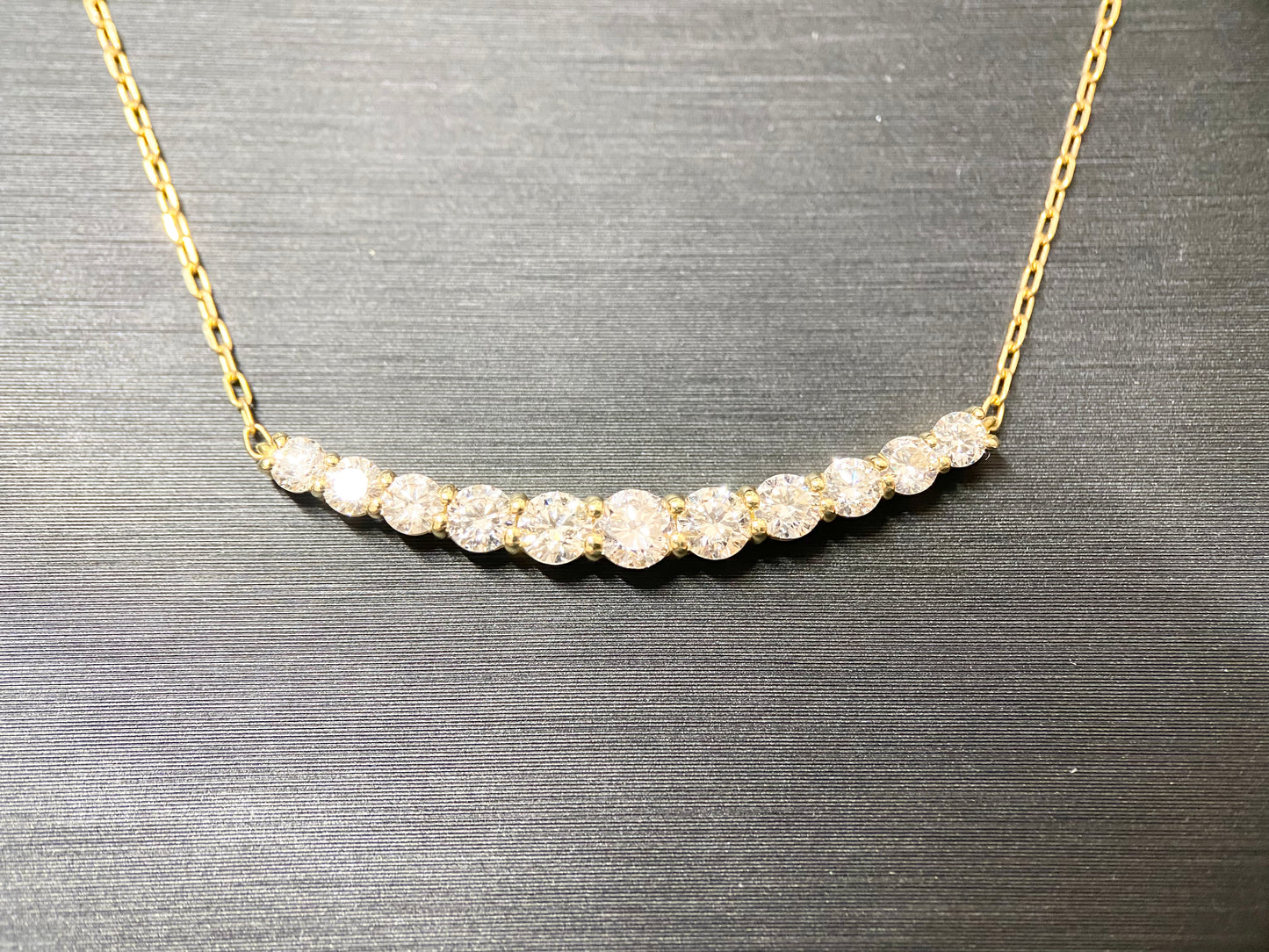 【新品】弦(げん)モチーフ スイートテンダイヤモンドジュエリー ネックレス