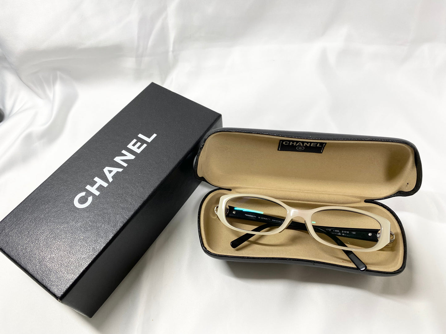 Beautiful Chanel CHANEL Deauville MM Black