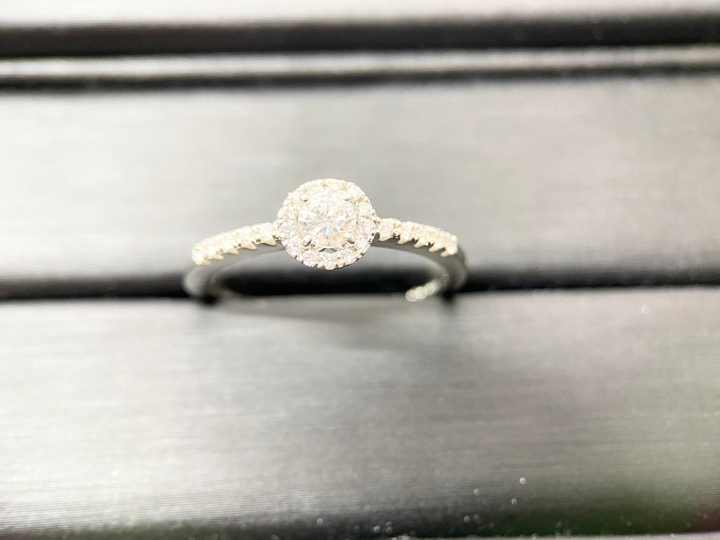 【新品】10粒の仲間たち ダイヤモンドジュエリー リング