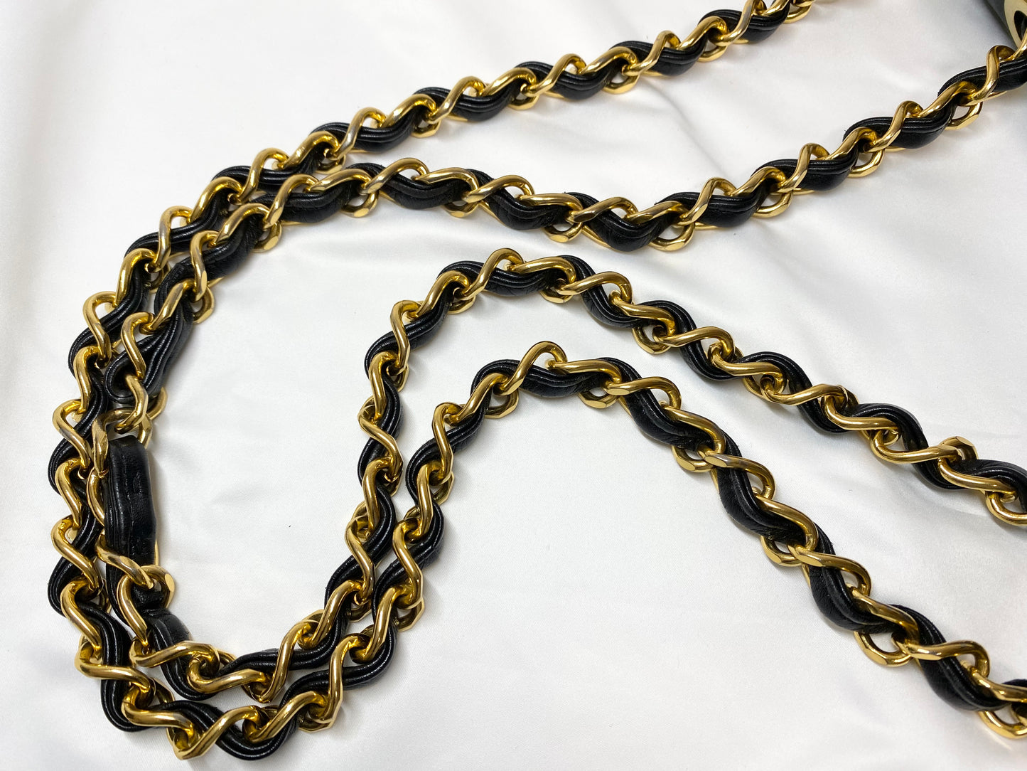 シャネル デカマトラッセ ラムスキン 2番台