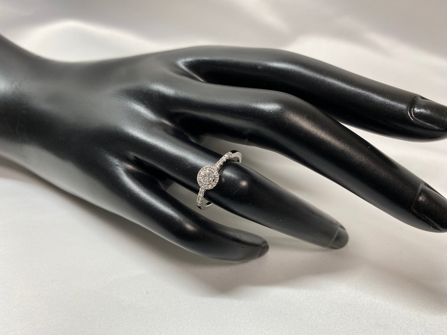 【新品】10粒の仲間たち ダイヤモンドジュエリー リング