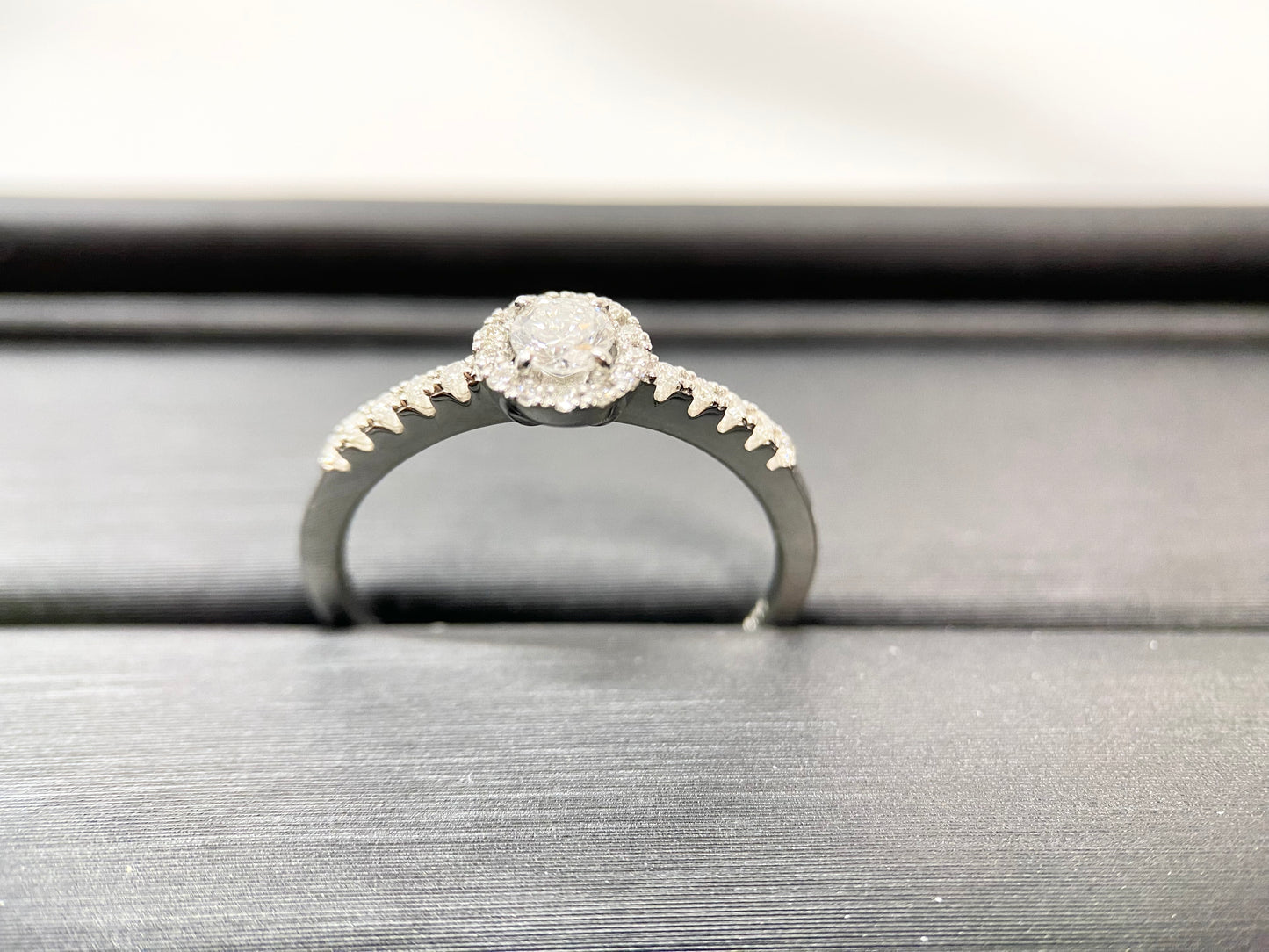 【新品】10粒の仲間たち ダイヤモンドジュエリー リング