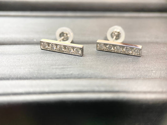 【新品】敢えての長方形ピアス ダイヤモンドジュエリー