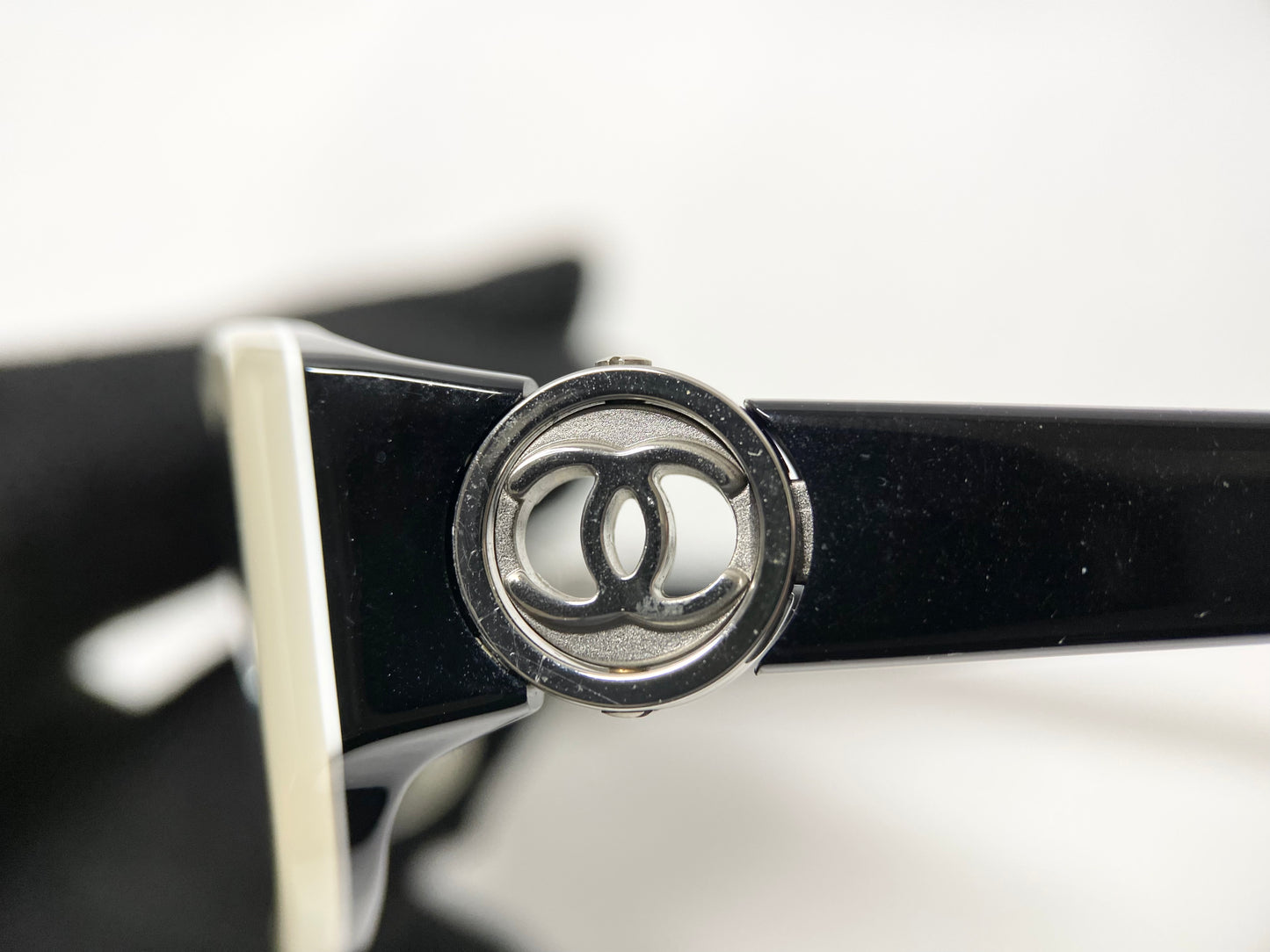 Beautiful Chanel CHANEL Deauville MM Black