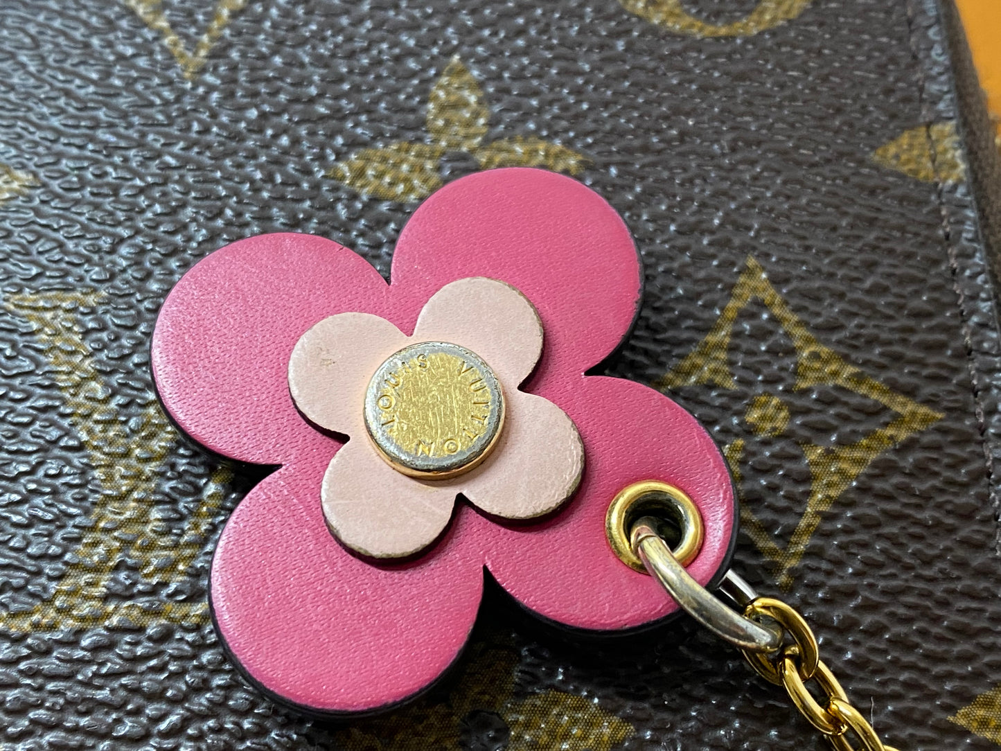 ルイ・ヴィトン LOUIS VUITTON ポルトフォイユ クレマンス フラワーチャーム モノグラム ジッピーウォレット