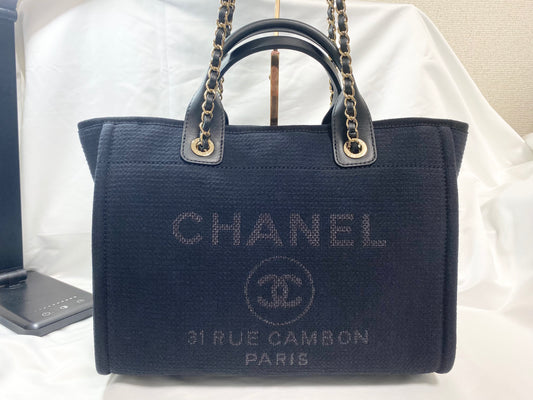 Beautiful Chanel CHANEL Deauville MM Black