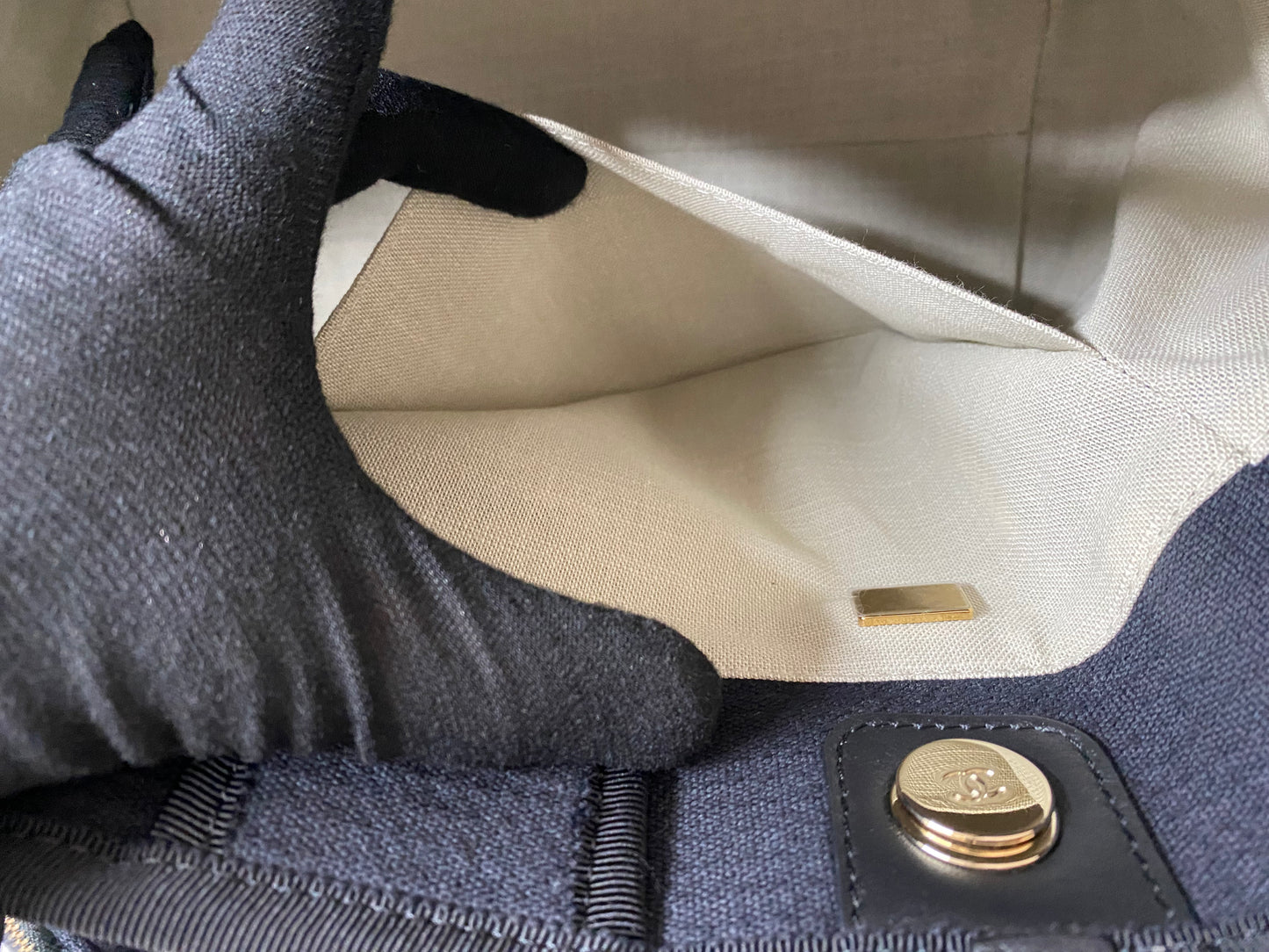 Beautiful Chanel CHANEL Deauville MM Black