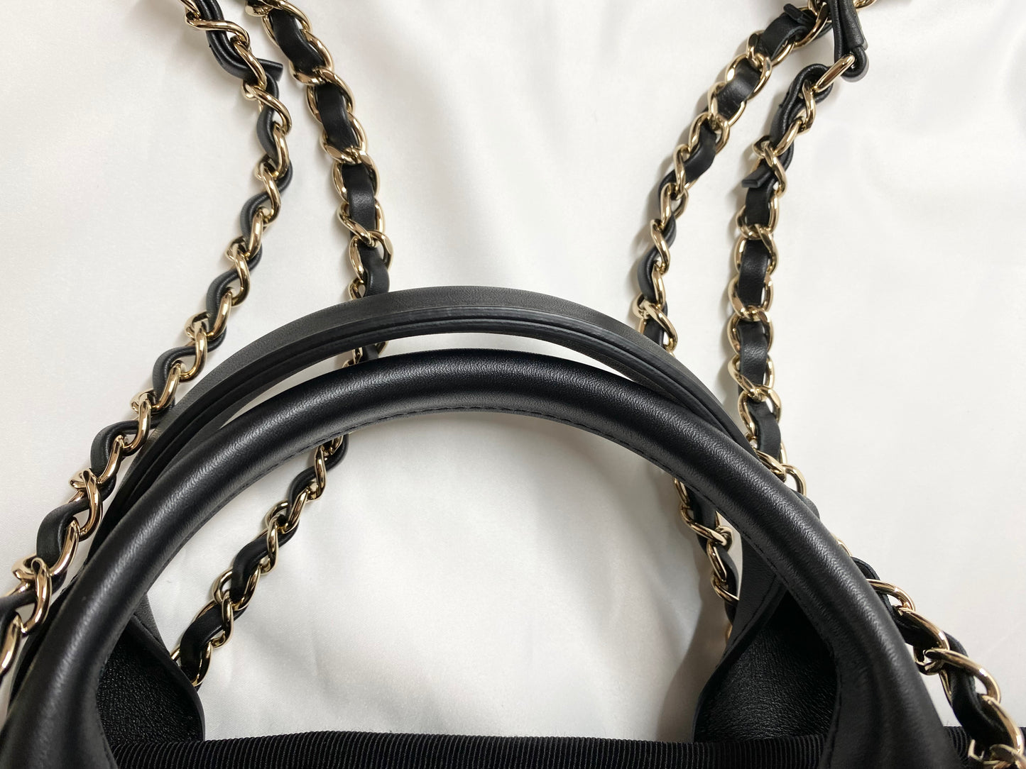 Beautiful Chanel CHANEL Deauville MM Black