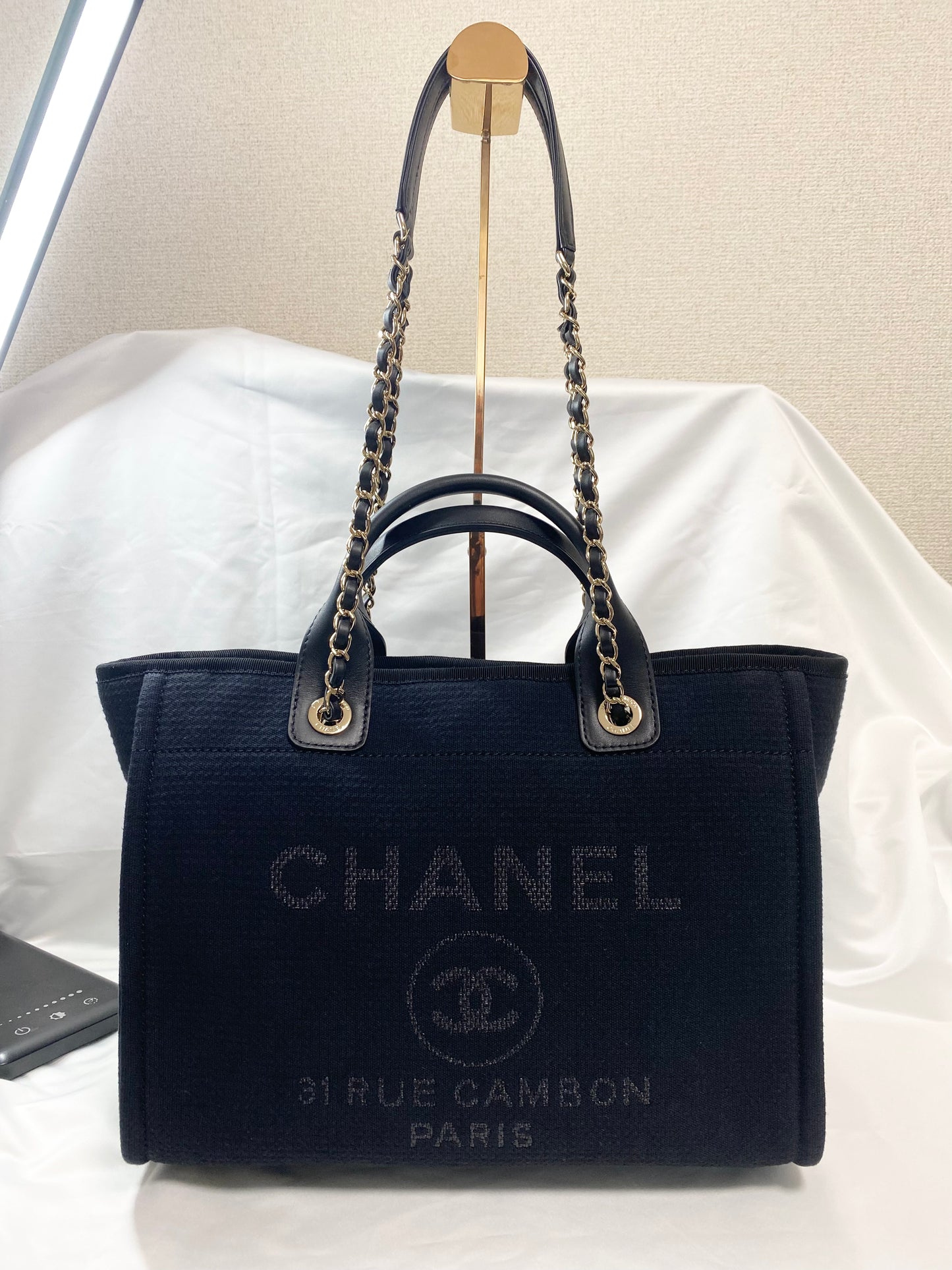 Beautiful Chanel CHANEL Deauville MM Black