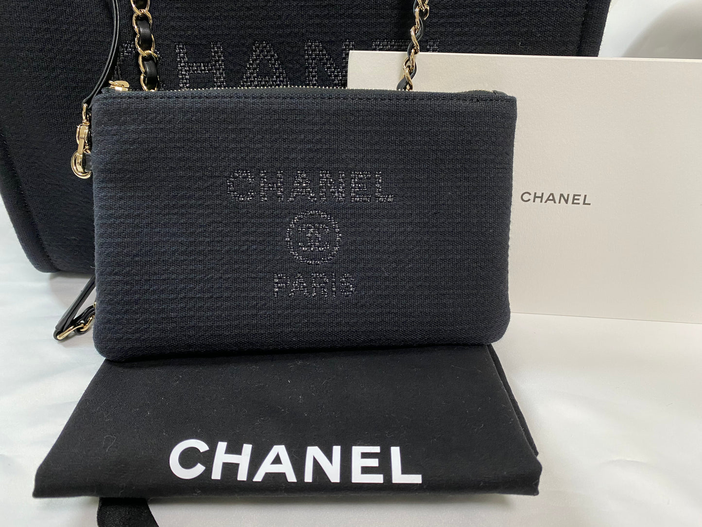 Beautiful Chanel CHANEL Deauville MM Black