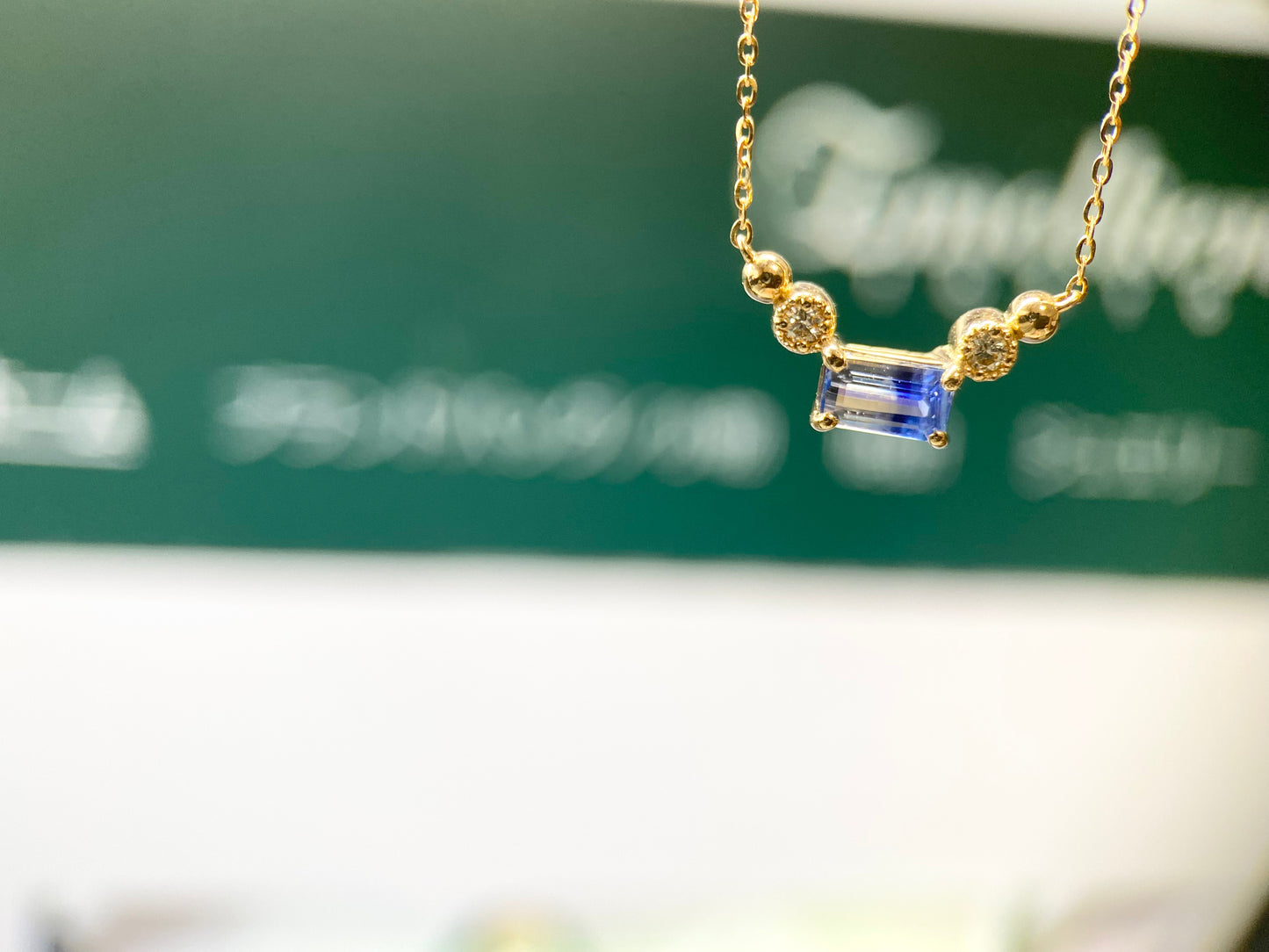 【新品】【レアストーン】2つの彩りを宿す「バイカラーサファイア」 ネックレス ジュエリー