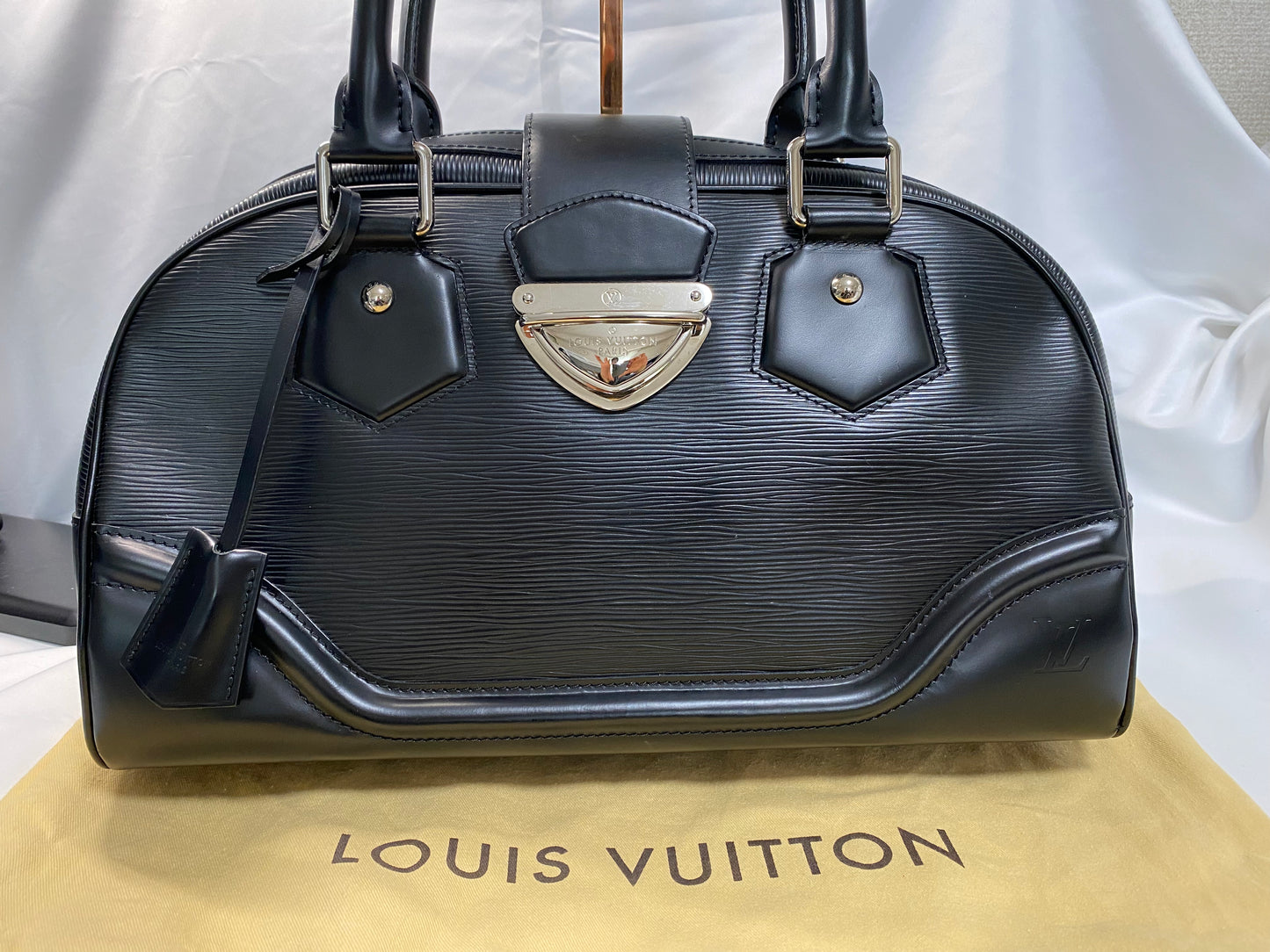 Louis Vuitton LOUIS VUITTON Epi Montaigne GM