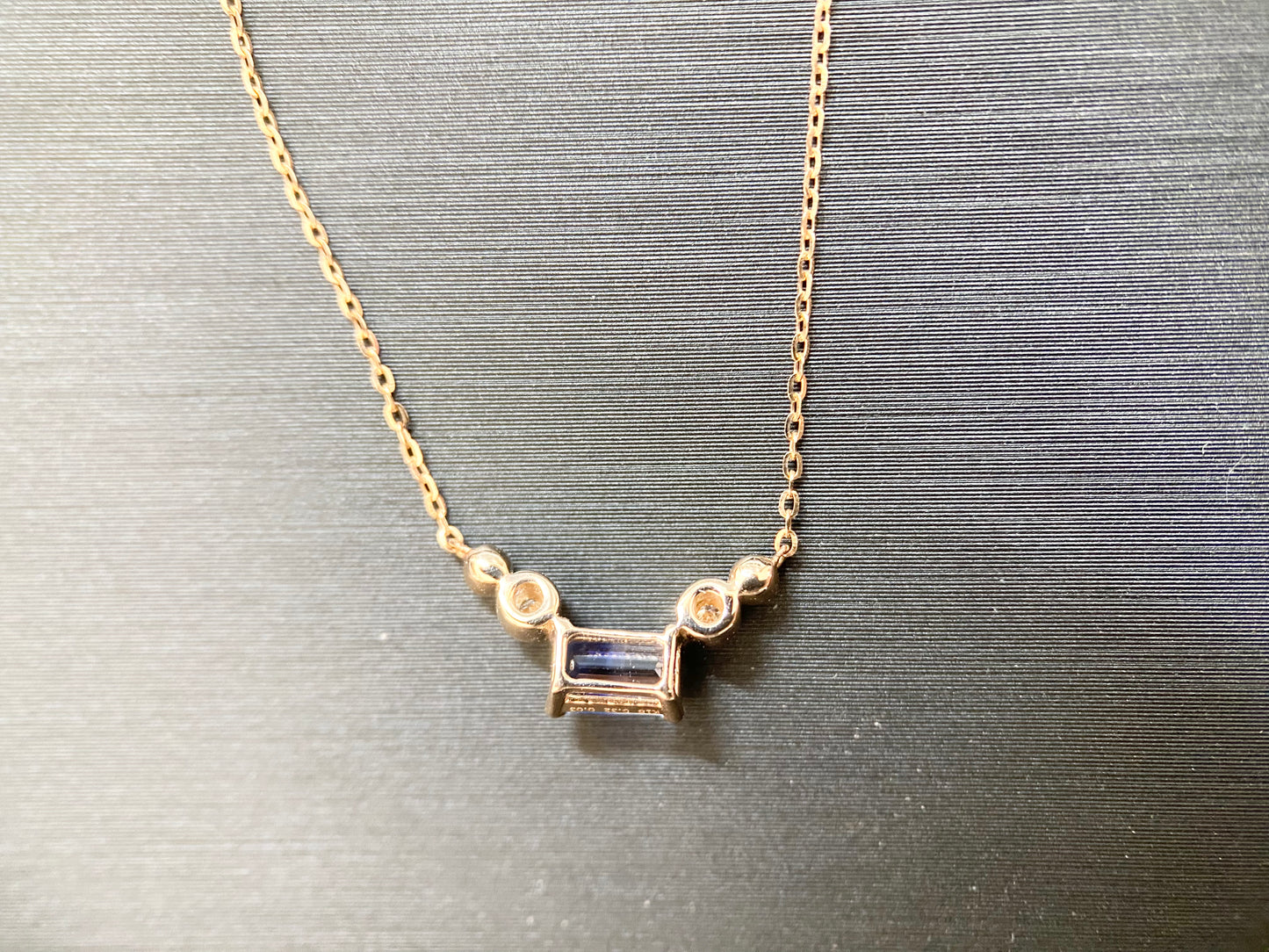 【新品】【レアストーン】2つの彩りを宿す「バイカラーサファイア」 ネックレス ジュエリー