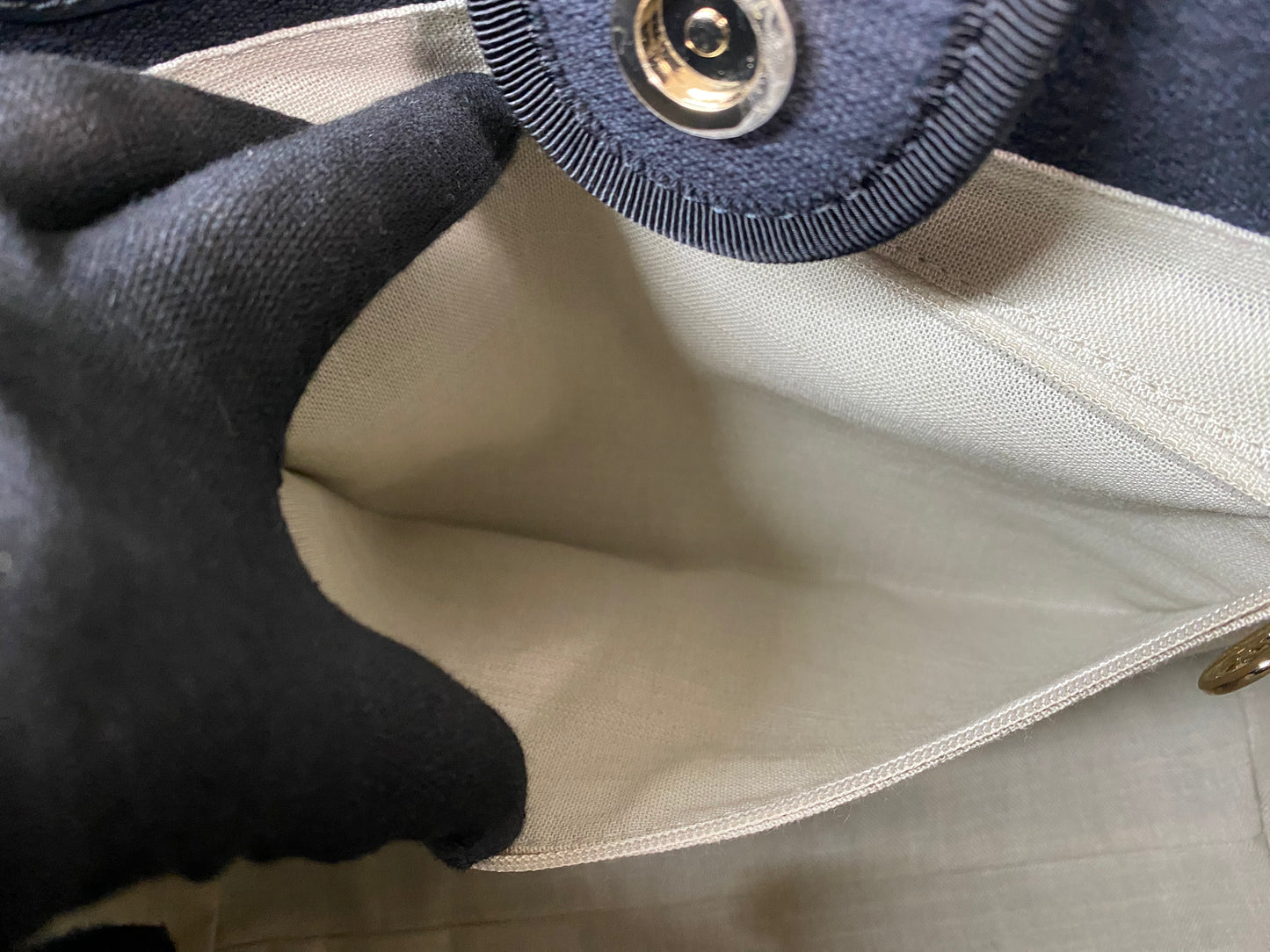 Beautiful Chanel CHANEL Deauville MM Black