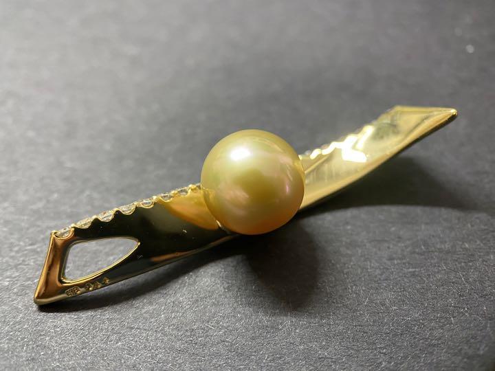 K18 necklace top with 10mm pearl and 0.44ct diamonds