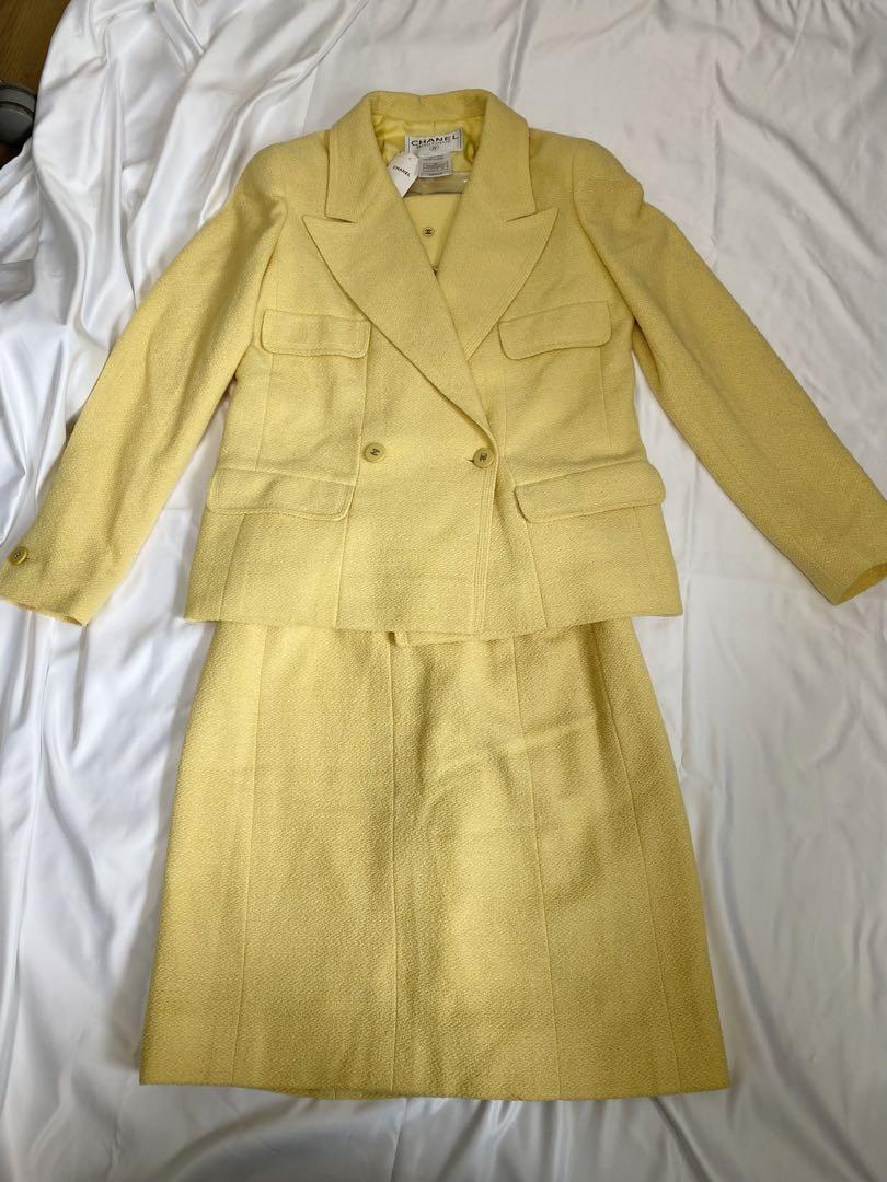 Beautiful Chanel CHANEL Set-up Suit Yellow 36
