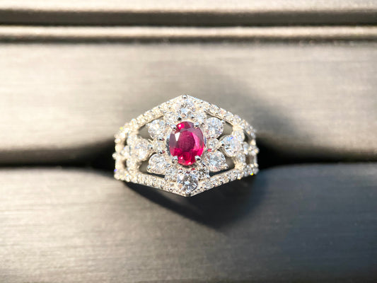 【美品】【レアストーン】ルビー ティアラモチーフ ダイヤモンド リング