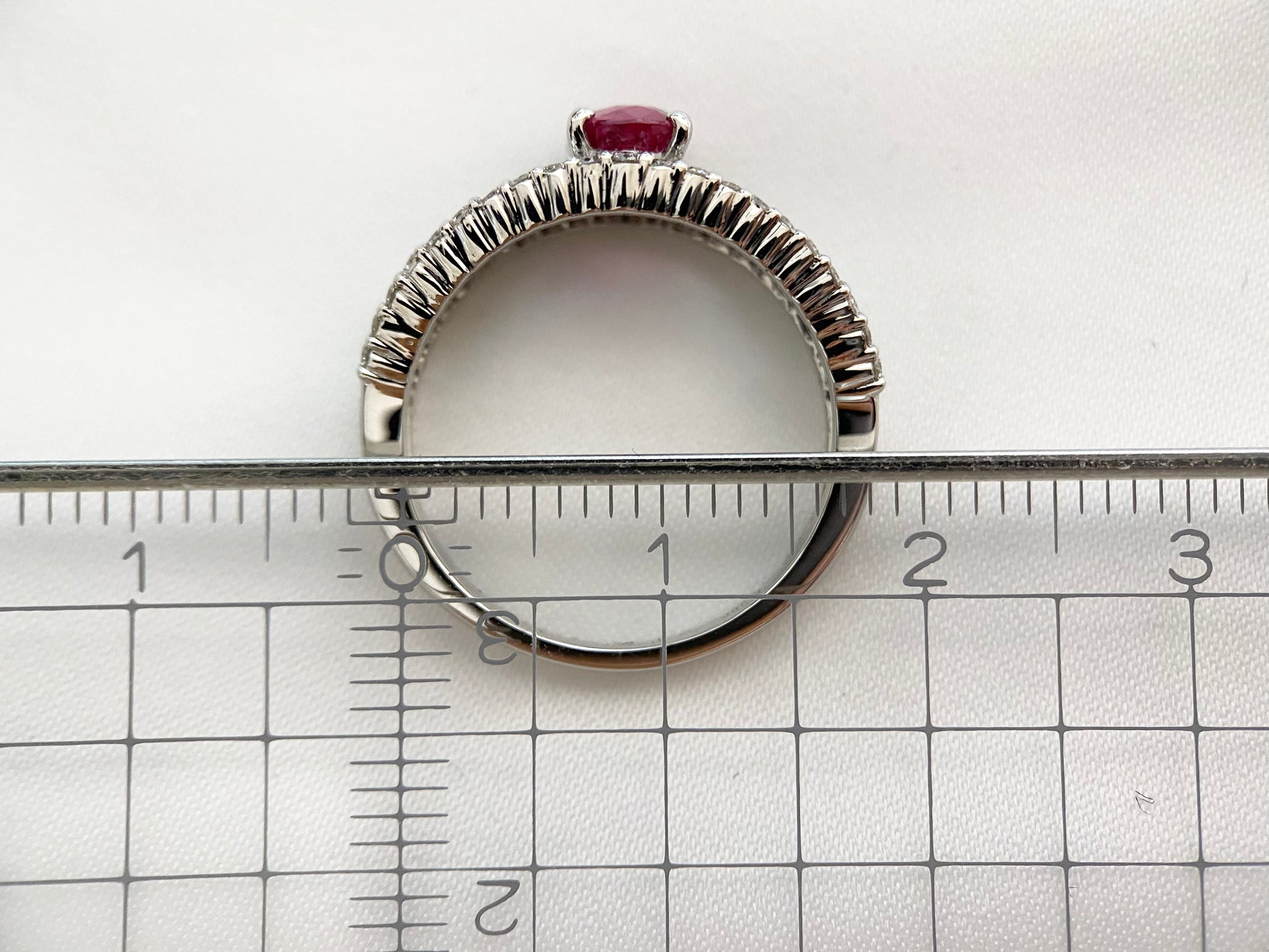 PT900 天然 ルビー 0.64ct 天然 ダイヤ 0.08ct リングリング(指輪)