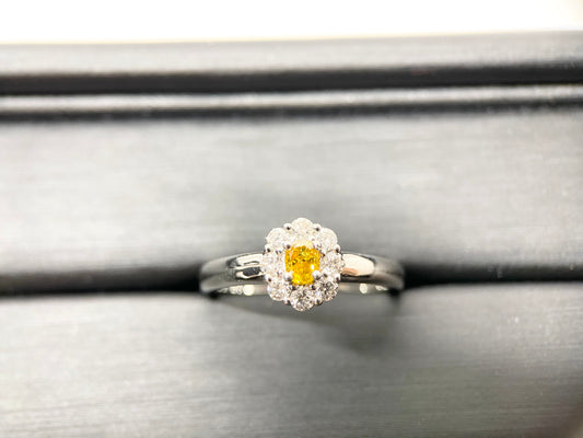 【美品】【レアストーン】鮮やかな黄色「天然イエローダイヤモンド」 リング