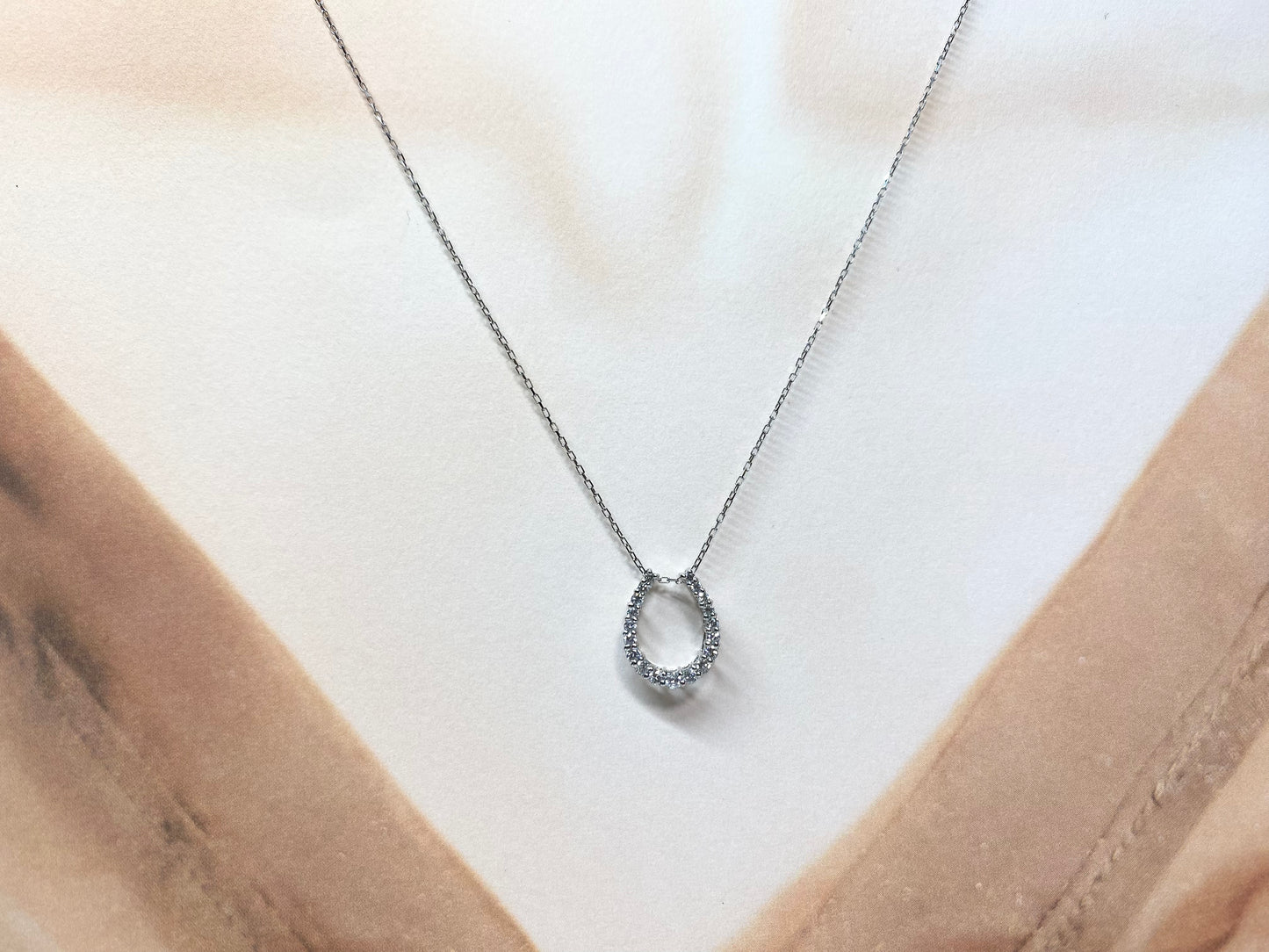 New] Diamond Jewelry Necklace with Horseshoe Image