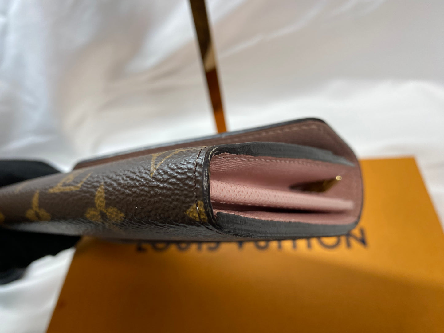 ルイ・ヴィトン　LOUIS VUITTON　ポルトフォイユ　サラ　ローズバレリーヌ