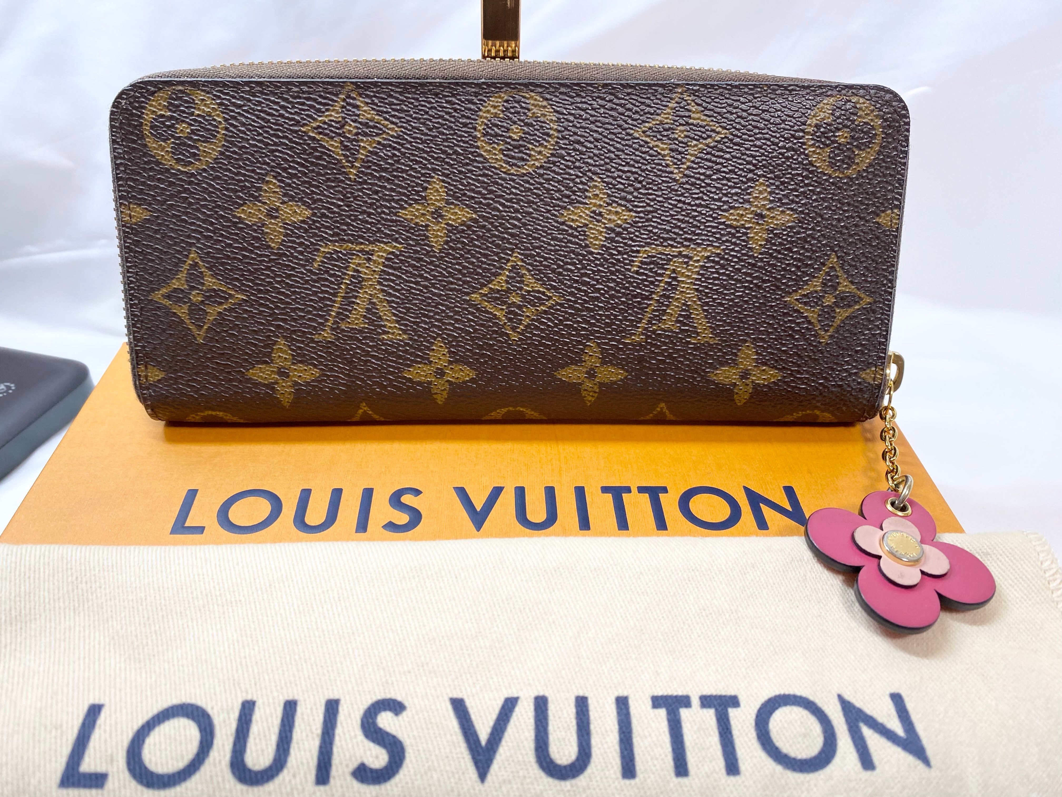 ルイ・ヴィトン　LOUIS VUITTON　ポルトフォイユ　クレマンス　フラワーチャーム　モノグラム　ジッピーウォレット