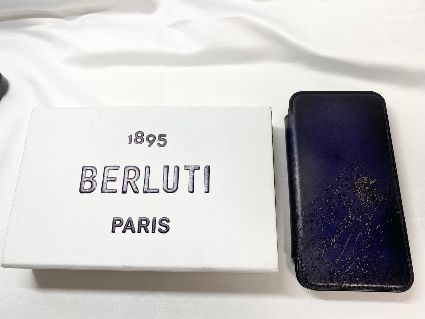 Berluti BERLUTI iPhone12/12PRO Notebook Case Calligraphy Purple